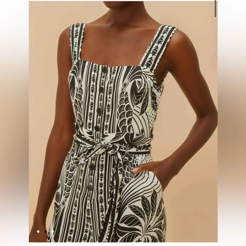 new Farm Off-White Monochrome Elegance Scarf Lenzing™ Ecovero™ Euroflax™ Romper